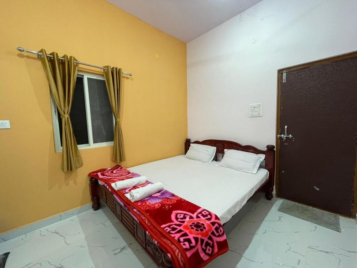 Veeru Homestay Hospet Exterior photo